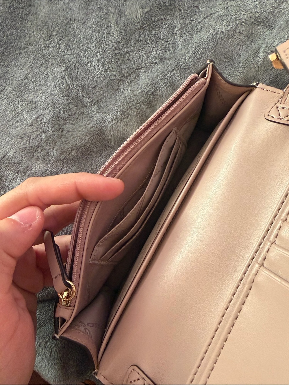 Michael Kors Blush Pink & Signature Logo Crossbody Wallet - Picture 6 of 7